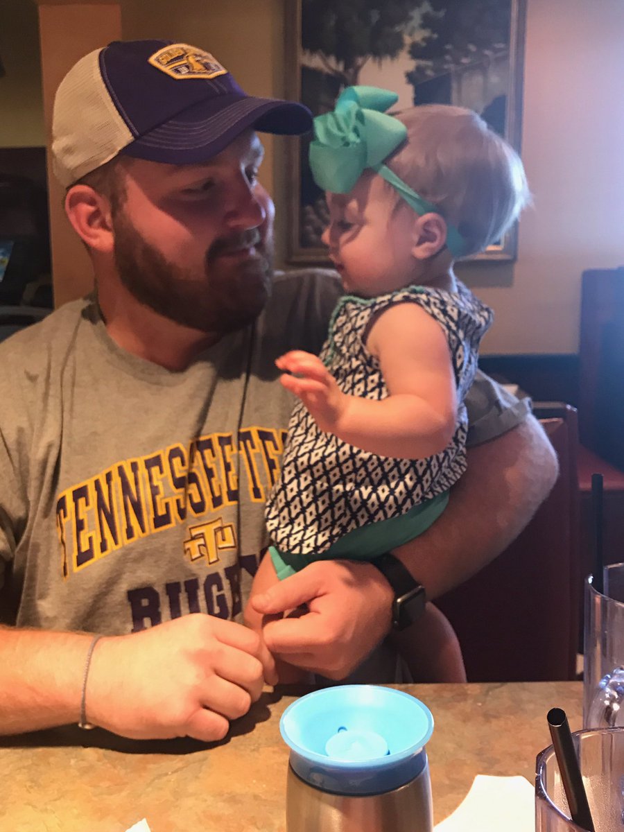 court_kneee's tweet photo. Someone had a lunch date without me and I'm pretty salty 😭#ElTap #NoTacosForMe @opmccubbins @AvaMeds https://t.co/PDJSbvDAaT