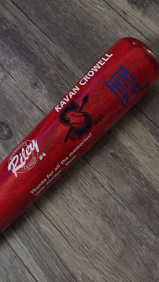 bigkav4's tweet photo. S/o to @thbatcompany and my mom for this amazing bat!! 🔥🔥🔥 https://t.co/IRdCeJr8dx