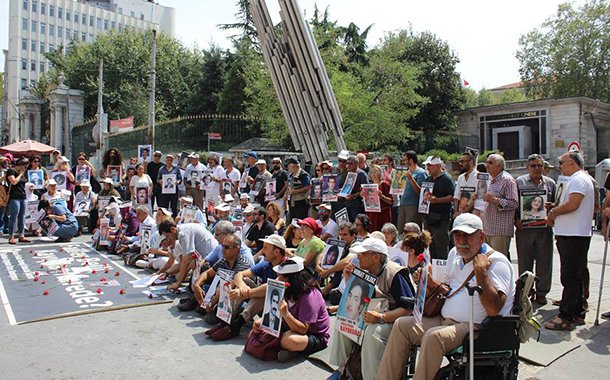 sendika_org's tweet photo. Cumartesi Anneleri: Tolga Baykal Ceylan'a 13 yıl önce ne oldu? https://t.co/s9ua2CKb5d https://t.co/3MJVbTEW8W