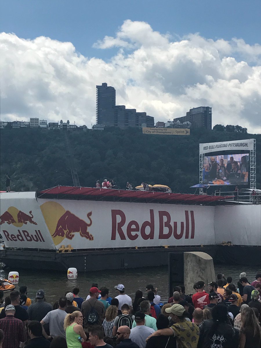 PolishSpill's tweet photo. Flugtag Fun with @redbull @SmithBrosAgency #PolishSpill https://t.co/PumPVTEeKR