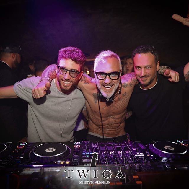 ✌️WEDNESDAY 9th AUGUST✌️
Gianluca Vacchi is back at Twiga Monte Carlo!
.
✨ E N J O Y ! ✨
▫️◽️😎✌️️◽️▫️
.
•We're ope… ift.tt/2vAWX93