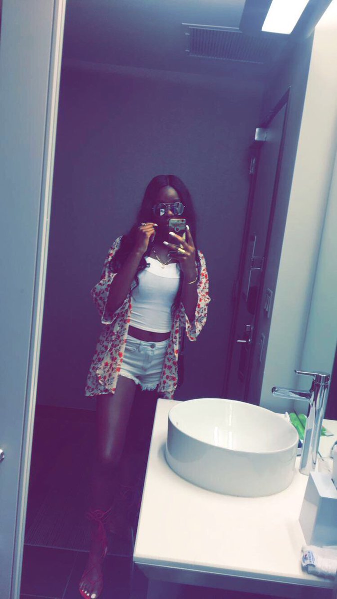 MsQueneBaby's tweet photo. Tampa bay for the weekend #Qwanders https://t.co/XnzaIPCrqC