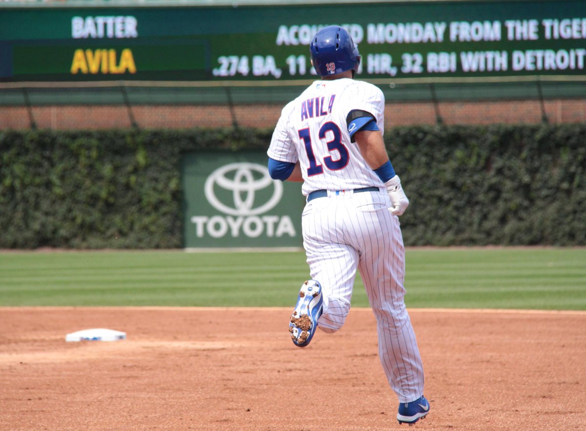 xoxdeee's tweet photo. There we go Alexander! 👏🏻 RT @Cubs: Watch Alex Avila's first #Cubs home run: https://t.co/yi7Z1M9VDn https://t.co/9PKwv8KKyd