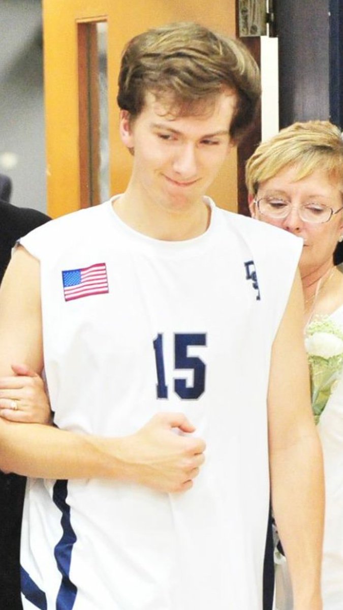 baz_memes's tweet photo. Realizes its volleyball season. https://t.co/Boi9DDAYTW