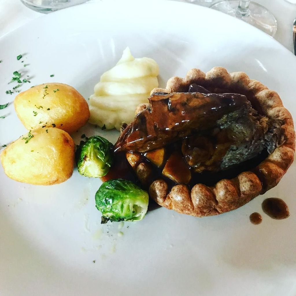 pastiebapni's tweet photo. Course #6 Beef Brisket at Bistro Nights Whitehead #FoodPorn #EatLocal #NIProduce #Local #Food #Delicious https://t.co/dmRvDkCgai https://t.co/I8fFmj1HlQ
