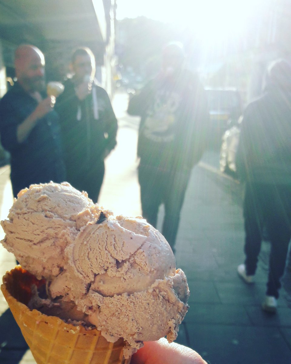 MasonCrossBooks's tweet photo. #ButeNoir does ice cream better than most lit fests https://t.co/9QSxo8Smq0