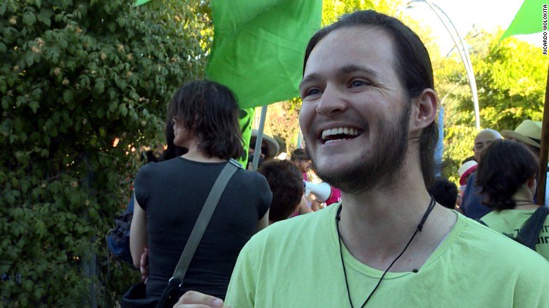 Israeli transgender soldier finds solace in service bit.ly/2wvn3qZ https://t.co/e1AQnCNYK6