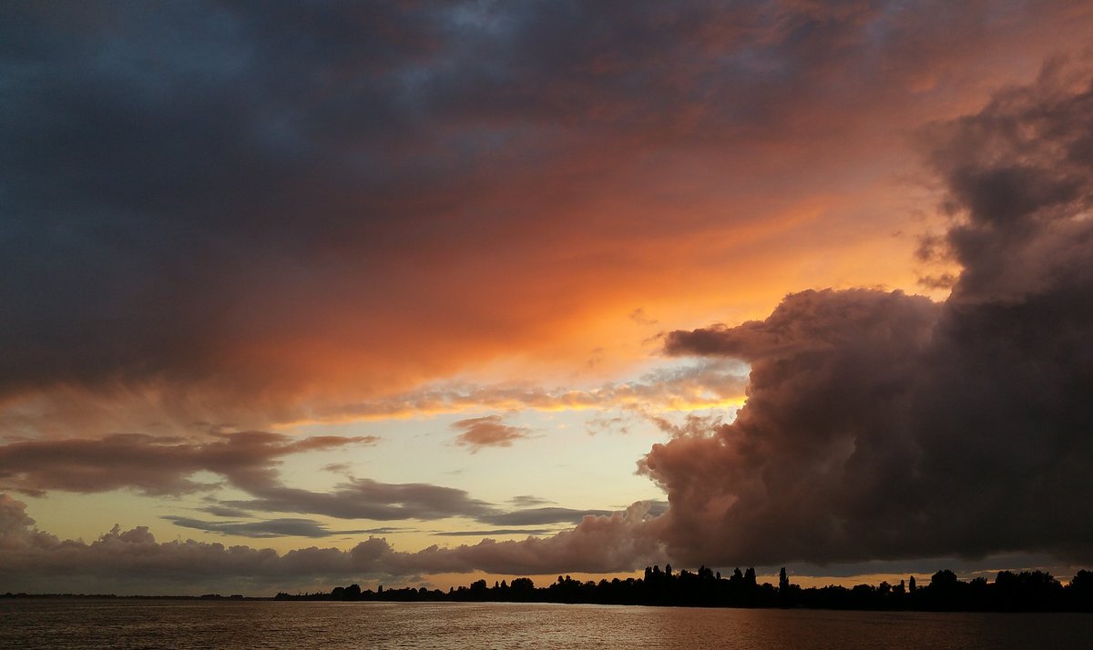 Amazing #sunset tonight <a href="/StormHour/">#StormHour</a> <a href="/hetweerdanweer/">Wateenweer</a> <a href="/EarthandClouds/">Earth and Clouds</a> <a href="/WizardWeather/">Sugar Mummy Hook Ups Kenya</a> @photoweather1 <a href="/WeatherAndMore/">Weather&More</a> <a href="/sunset_wx/">Sunset Weather</a> @TheBestSunsets