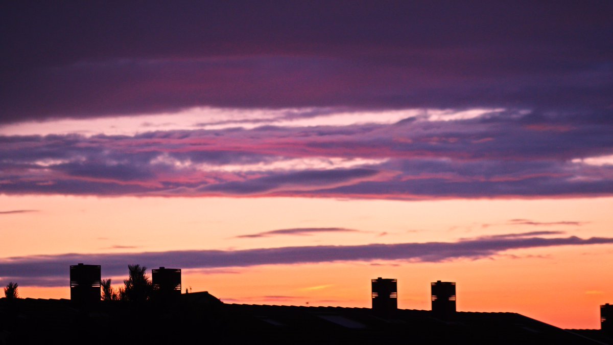 Zaterdagavond in  Egmond aan Zee <a href="/whoebert/">Ir. Willemijn Hoebert</a> <a href="/GerritHiemstra/">Gerrit Hiemstra</a> <a href="/marcopverhoef/">Marco Verhoef</a> <a href="/24uurweeronline/">Nos weer</a> @PKuipersMunneke