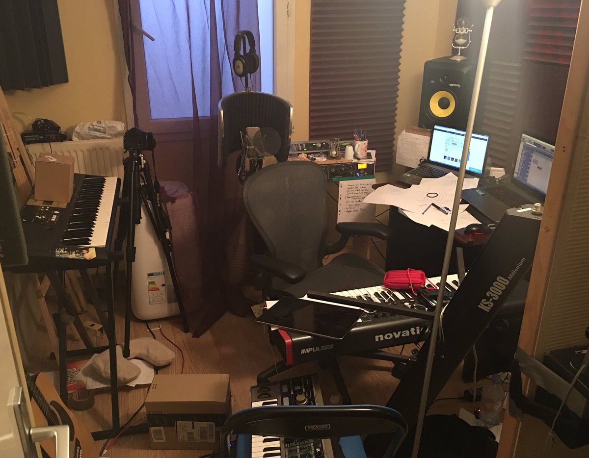 0Riles's tweet photo. Where I live/sleep https://t.co/U1s9IYts81