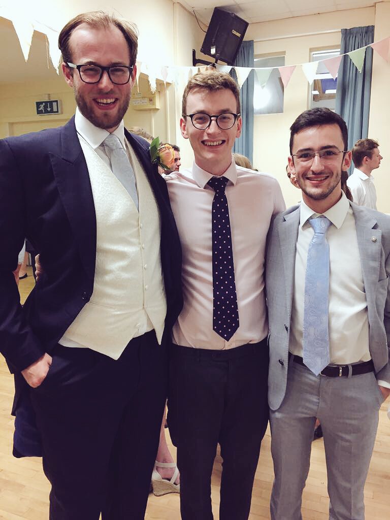 JonathanSchranz's tweet photo. Conducting crew at #SpartridgeWedding #HeightOrder #ShortPeopleProblems @jdeapperley @jhbsperling https://t.co/JWSr8ekZbN