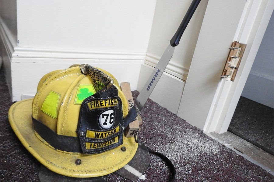 See how Bates helped the <a href="/LewistonFireDep/">Lewiston Fire Dept.</a> train to be safer and speedier as Holmes House gives its final farewell: bit.ly/2v99bmR