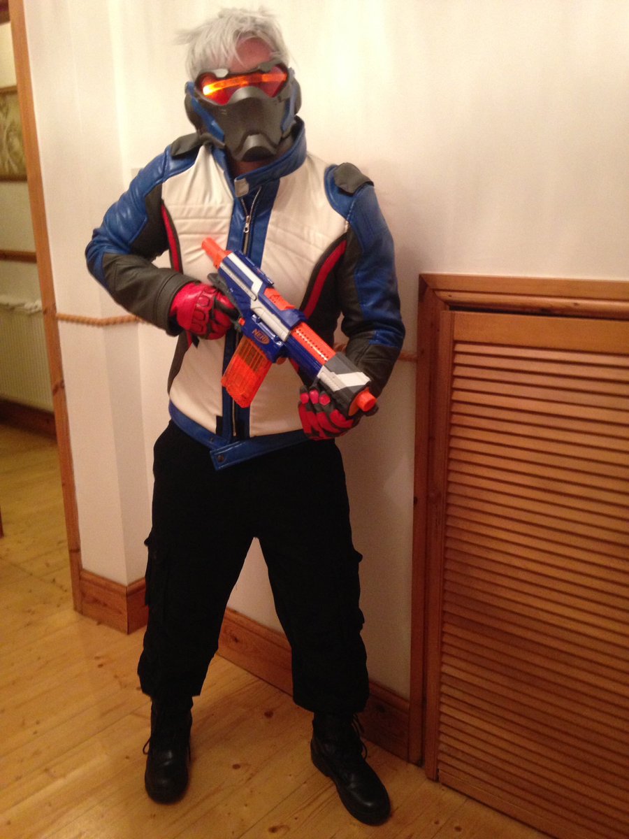 TheWeekendGeek's tweet photo. Going to be going to Hull; #hullcomicon tomorrow in this :) https://t.co/bvNYhk6UEh