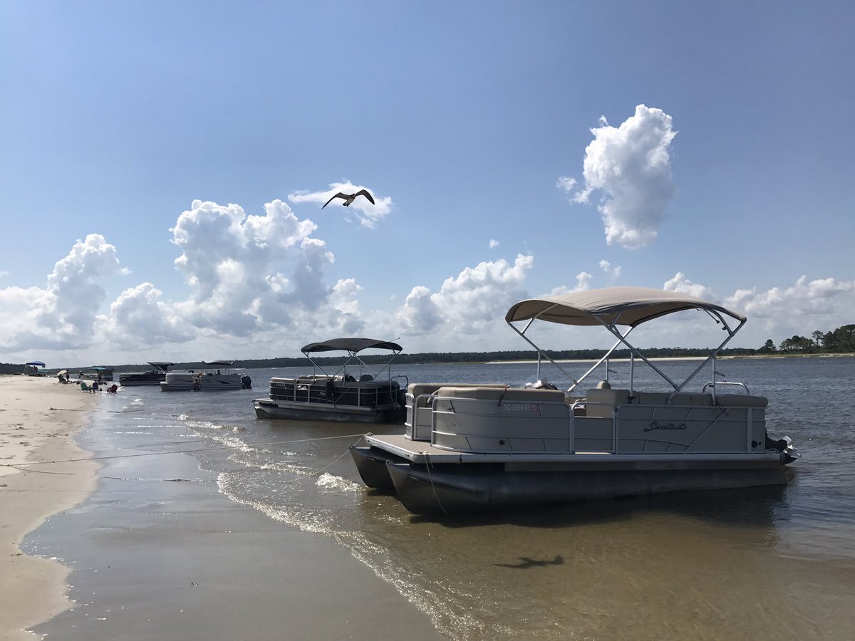 BarstoolBigCat's tweet photo. And on the 8th day, God created the pontoon, a living room on water https://t.co/ylhTAk087L