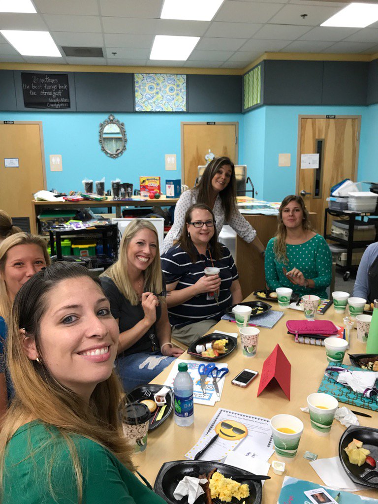 JWESfamily's tweet photo. We're so happy to welcome our teachers back for the start of an exciting year! #growthmindset #SCPSinfo #JWESfamily https://t.co/MDFno2zLA4