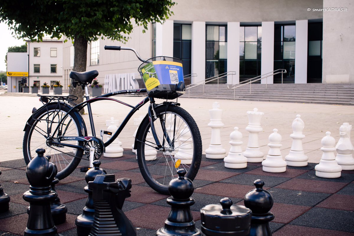 Taking a bike is a fun and smart move 🚴🏽🎊 #bikelife #Chess