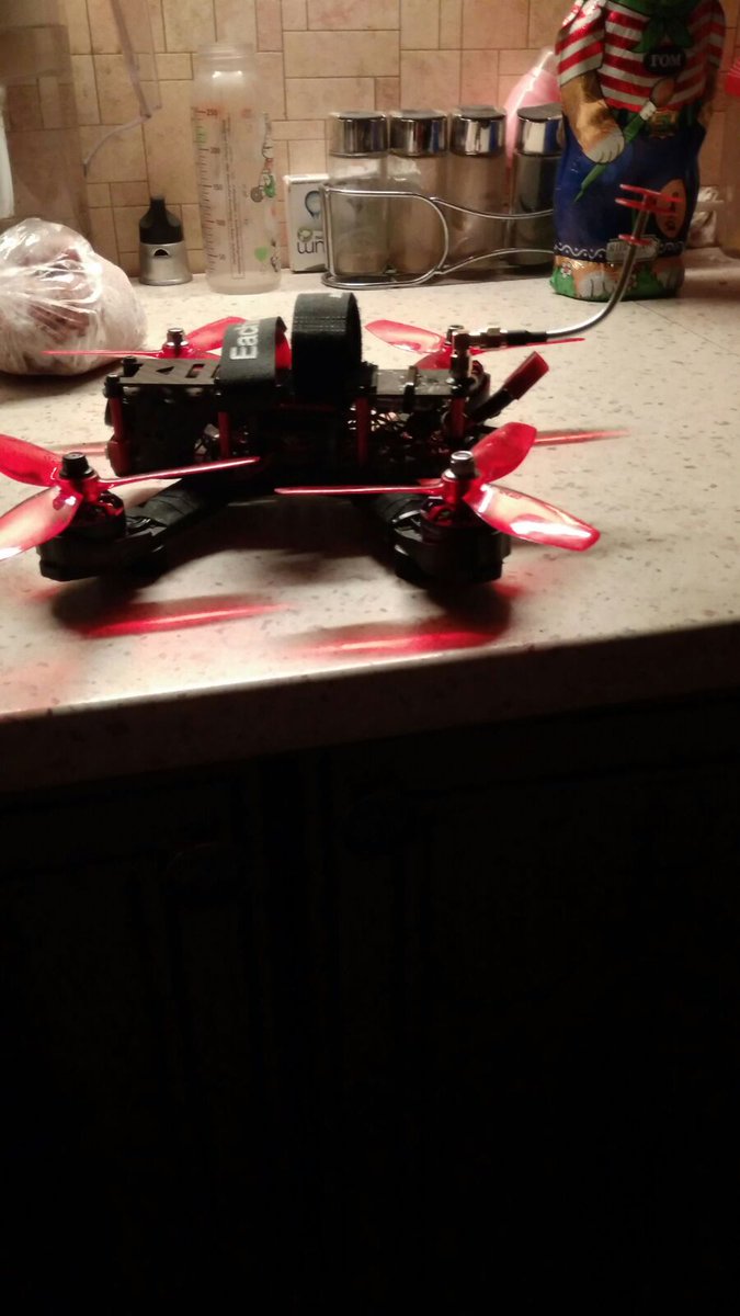 JohnnyFpv's tweet photo. First quad is ready to air :D https://t.co/HhNkkUHplf