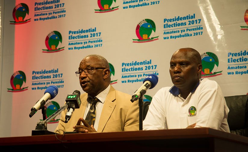 allafrica's tweet photo. Paul Kagame Wins Presidential Poll By a Landslide: https://t.co/dFVynt7QPH #Rwanda https://t.co/TnBvMsP4wS