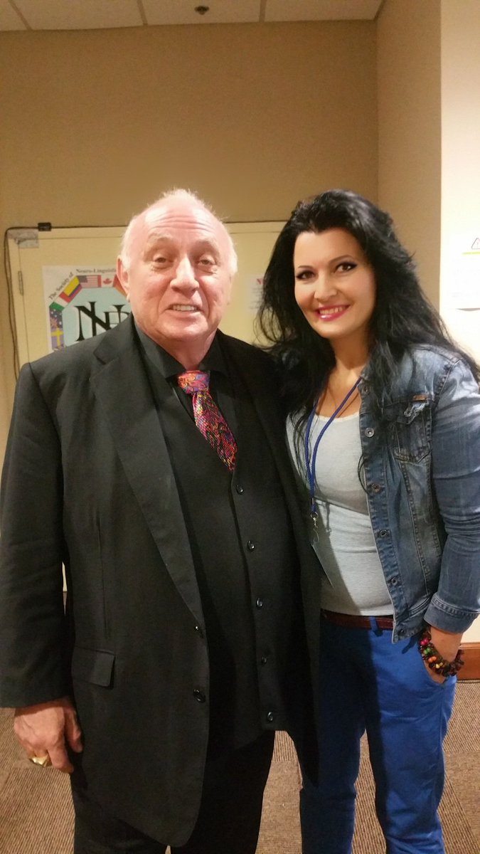 lauraion1's tweet photo. #mydreamjob #learningfromthebest
#NLP #geniuscreator https://t.co/3juaIUh3y7