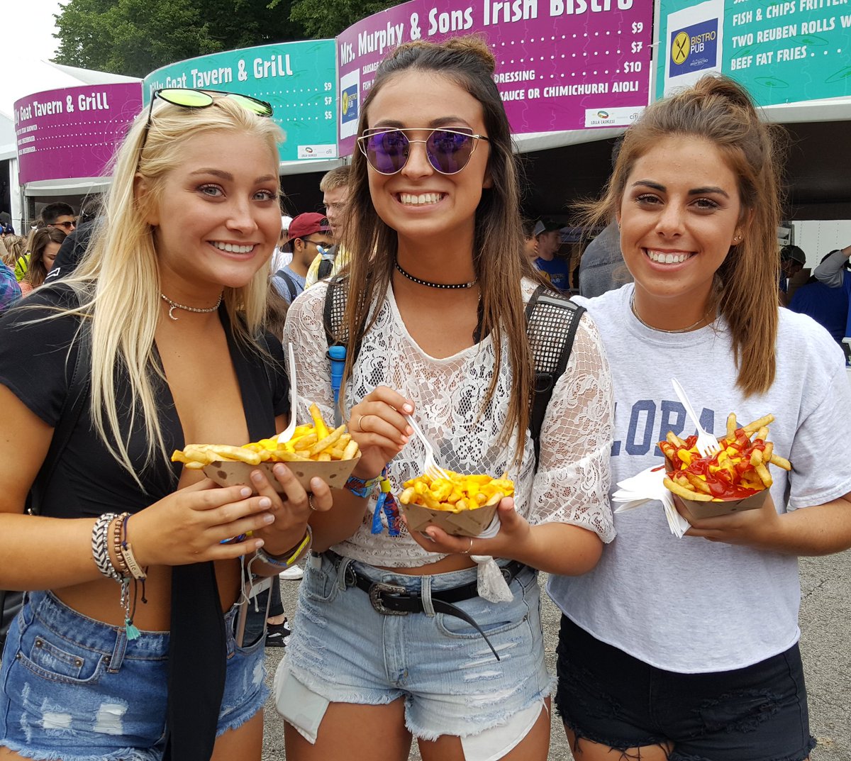Chubbywieners's tweet photo. Fries Before Guys 💁🍟
#CheeseFriesAllDay #ChubbyWieners #ShowMeYourChubby #Lollapalooza https://t.co/CXrSdL0ZTr