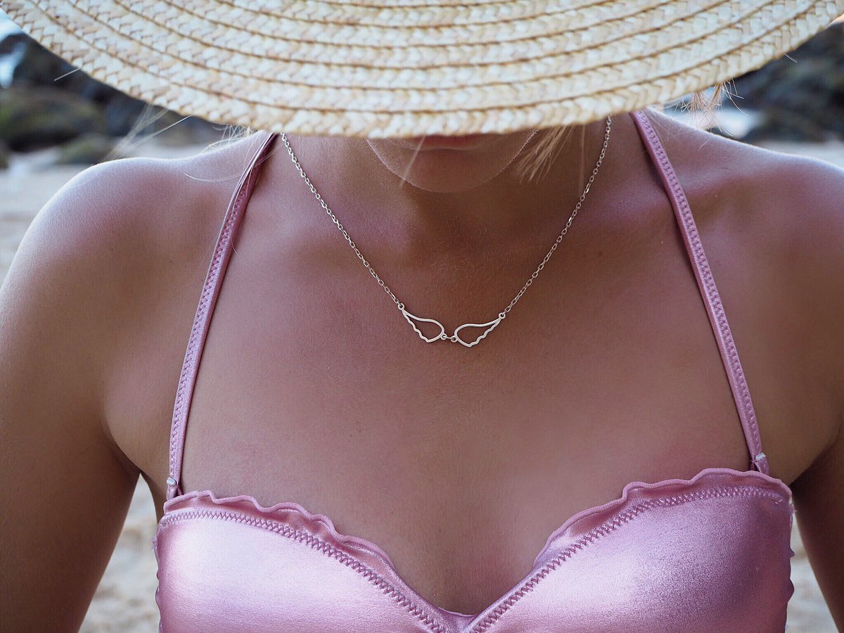 creatujoya's tweet photo. ❤️El verano☀️es para dar rienda suelta, abre tus alas🐥
SHOP ONLINE 👇🏻
https://t.co/i1aQ2ConYL
#jewelry #creatujoya #joyaspersonalizadas https://t.co/KcgsXMtshP