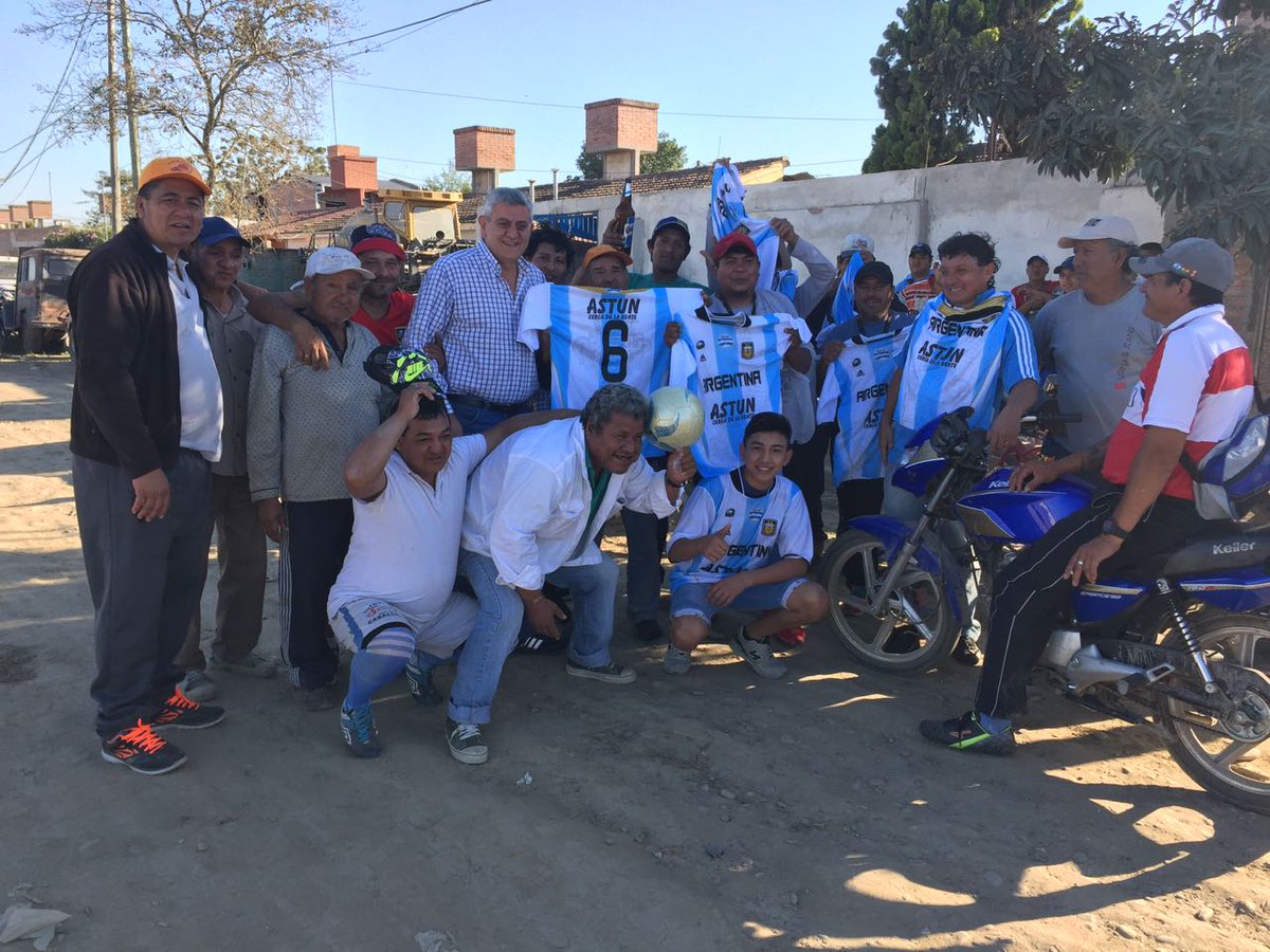 AstunMarcelo's tweet photo. Cumpliendo el compromiso asumido con el EQUIPO BELGRANO #OranElige
#Compromiso https://t.co/ZDGlCp8DzQ