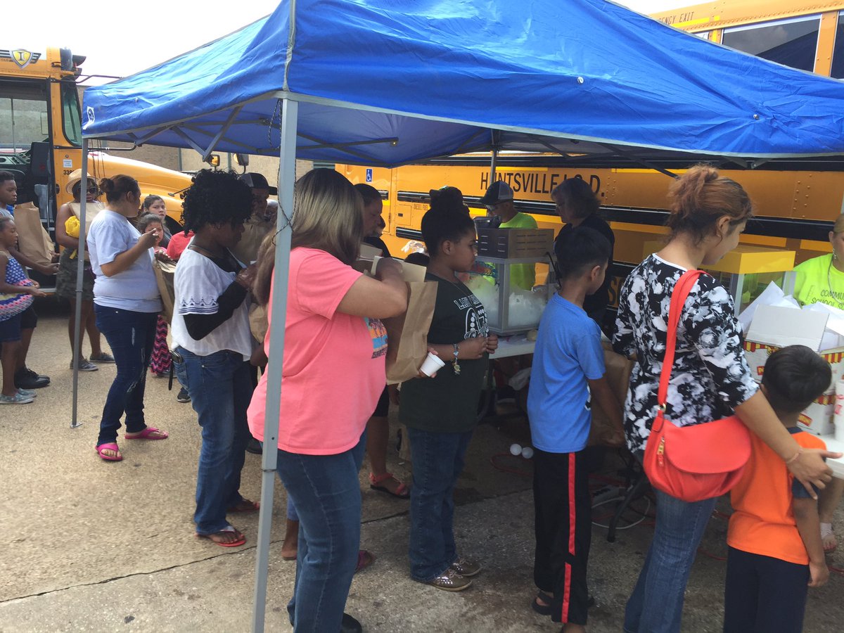 howellwright's tweet photo. A lot of great people participated in the School supply give away today #HornetIMPACT https://t.co/VaBBO99aOQ