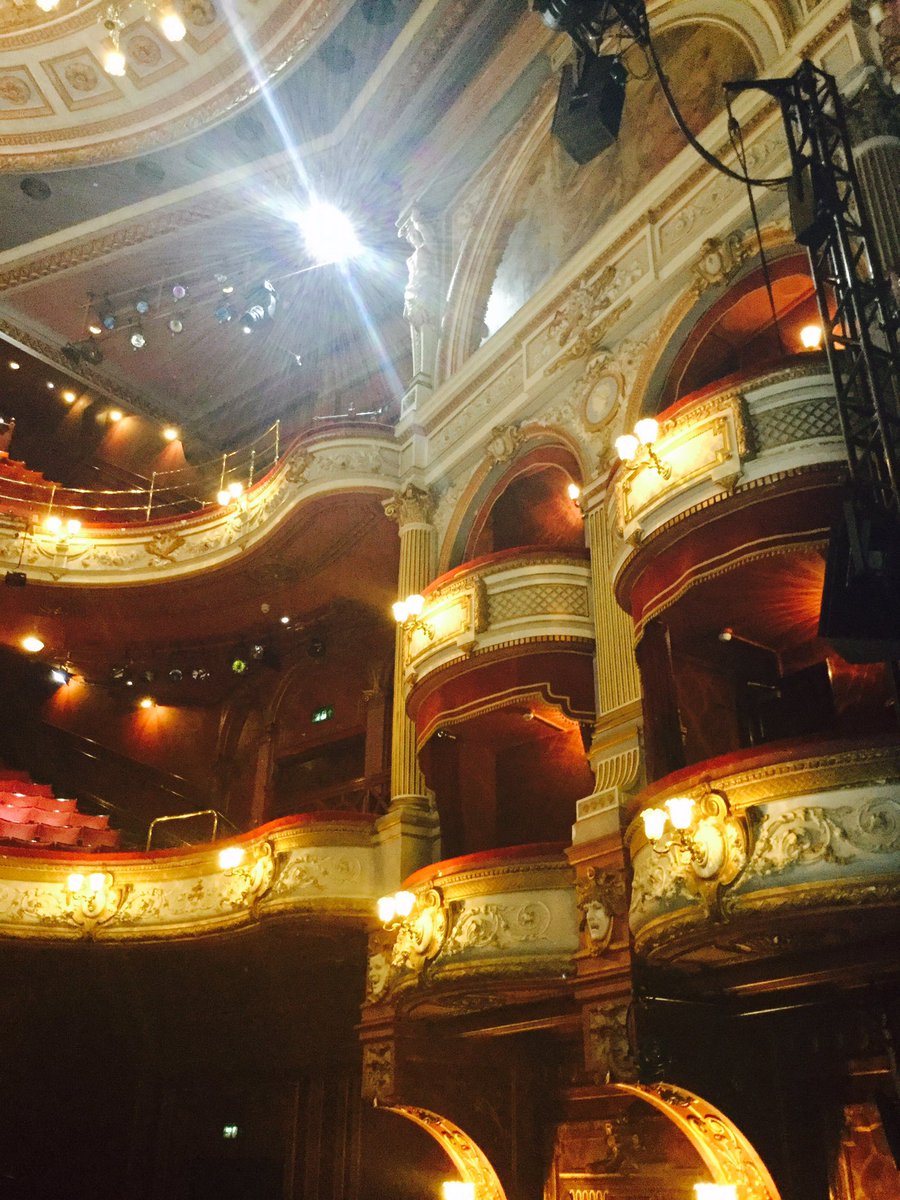 Danielle26Young's tweet photo. When you work in pretty places @curiousonstage. Thank you Bradford ✌🏾 https://t.co/ubEAJuwF7r
