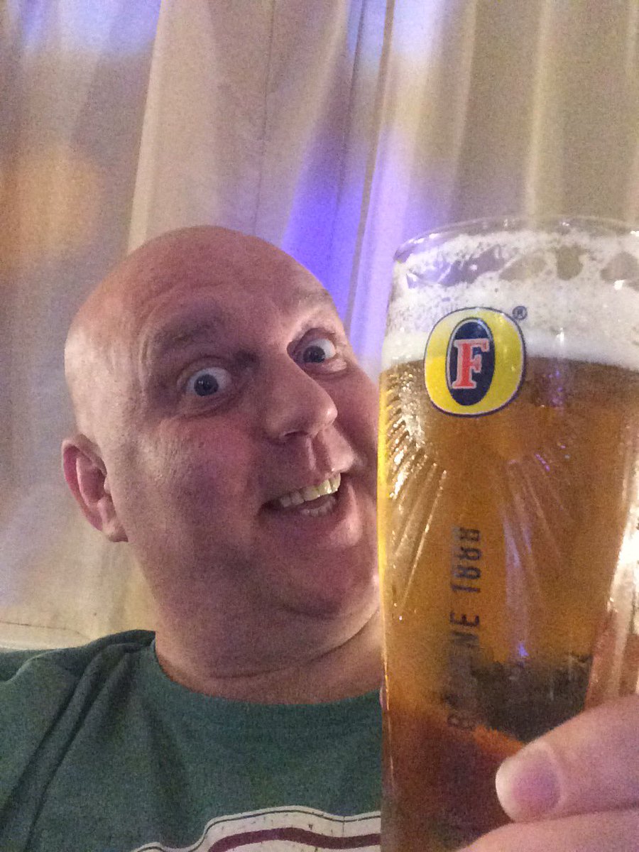 Andypandyfish's tweet photo. #havingapint https://t.co/81EyNZLRuj