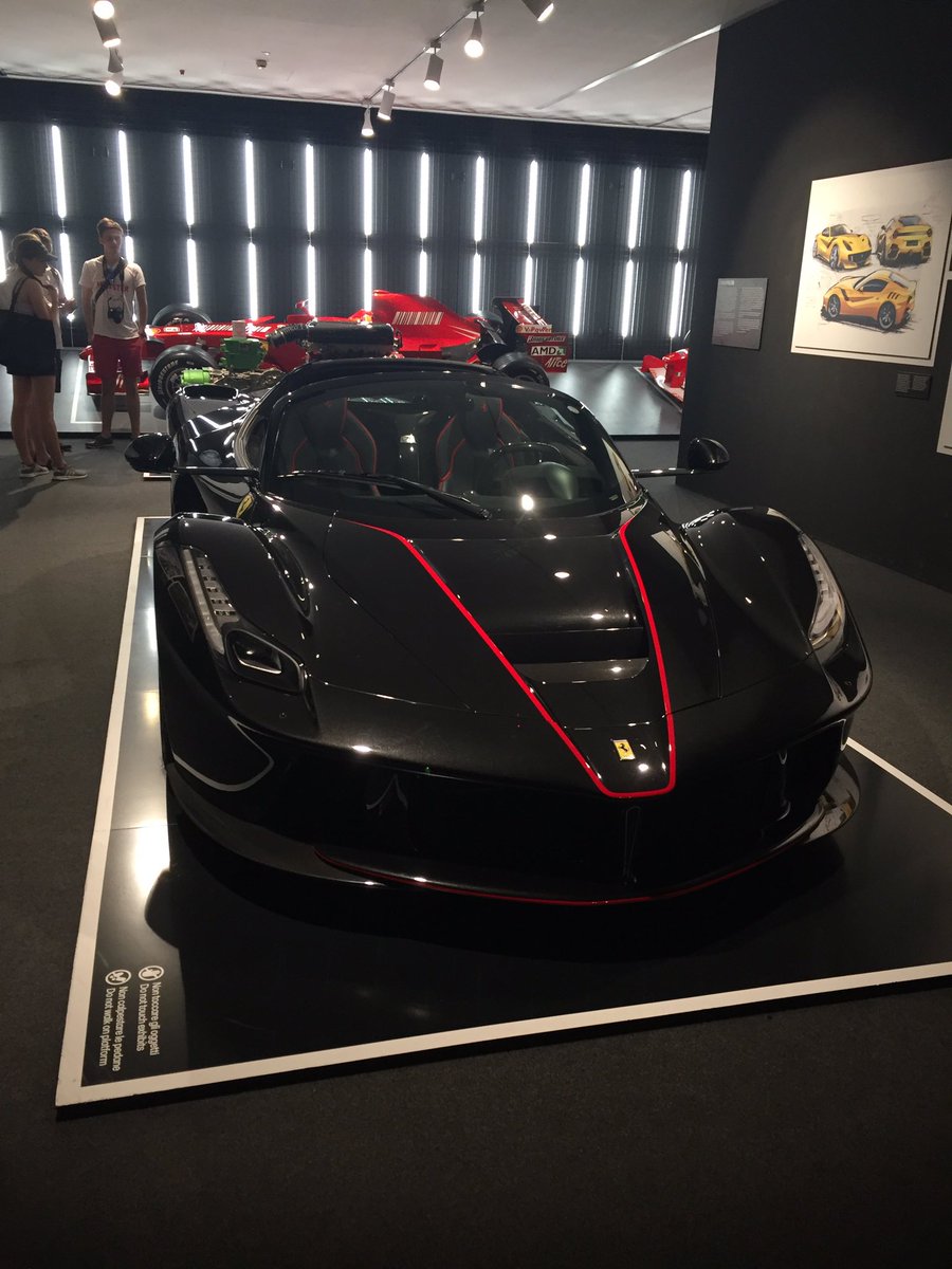 bhsupercars's tweet photo. LaFerrari Aperta. This is absolutely stunning #laferrariaperta #laferrari #aperta https://t.co/krdujmDAYH
