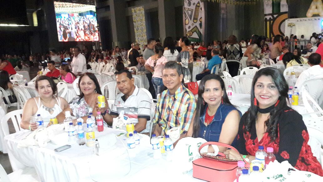 heidy2009's tweet photo. @SEDBarranquilla @karenabudi #QueNotaCelebrar #QueNotaSerProfe IED Miguel Ángel Builes presente!!!! https://t.co/pTB2h5QJjo