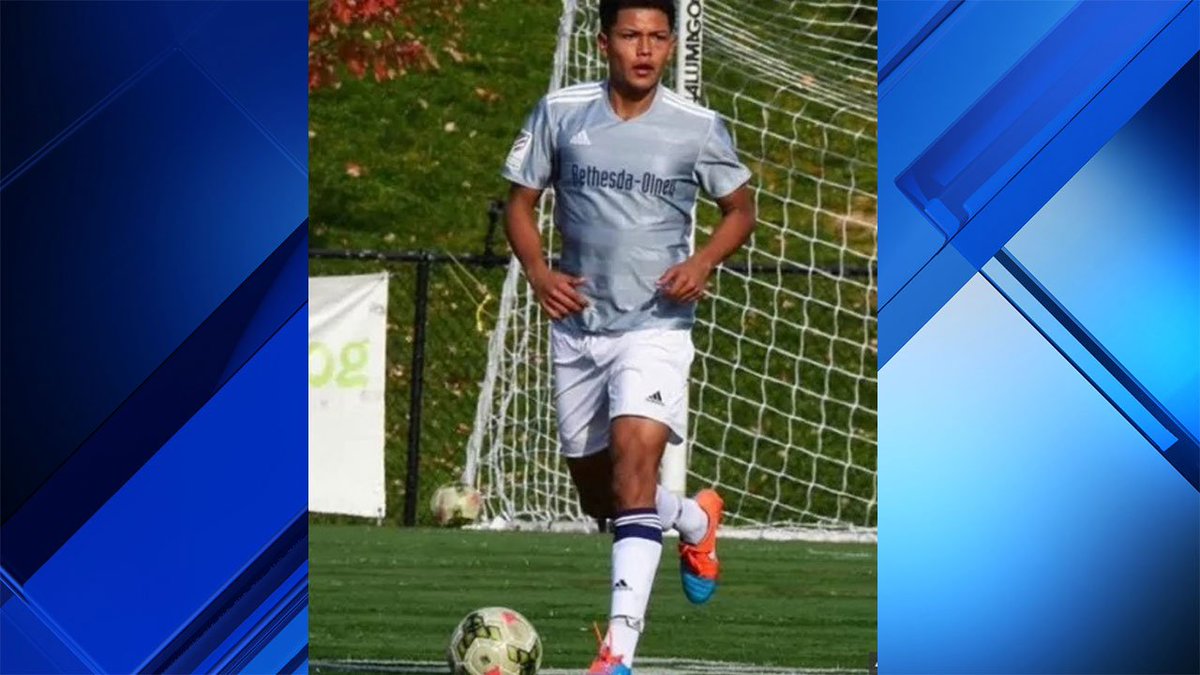 Immigration activists worry about deportation of soccer star with scholarship bit.ly/2vCzEfN https://t.co/w7hIEHm1jw