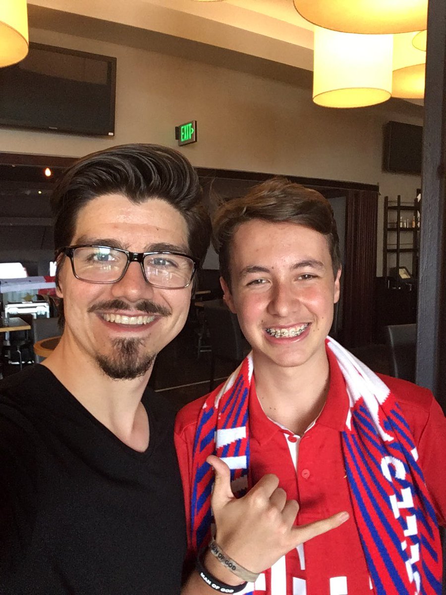 flygodbayern's tweet photo. GREAT to meet you @Cnyari ! And wow!!! LOOK AT THAT LIGHTINGπ https://t.co/eq0b1R8F8X