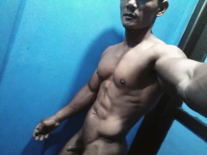 aditanobi's tweet photo. No body perfect ... sini sini jadi botty nya ade ajah! https://t.co/0pYlnJ5oSa