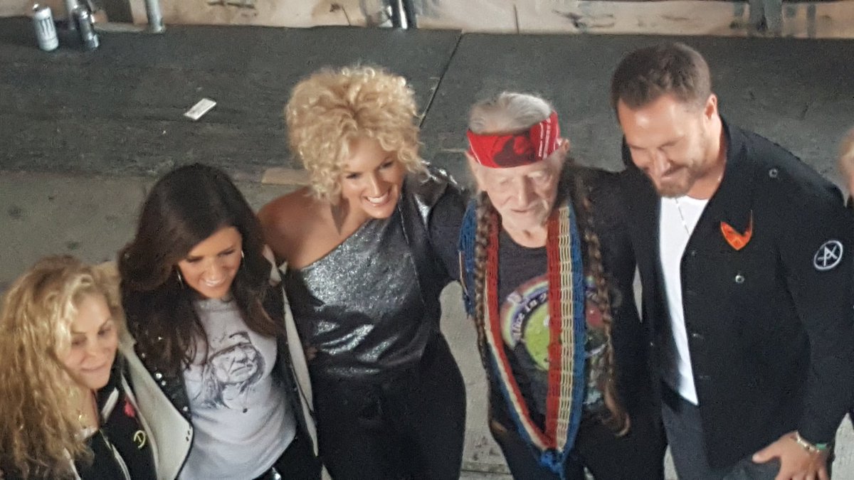 RogerCharuk's tweet photo. @thebvj #BVJ2017  @littlebigtown https://t.co/akZj1HWEG9