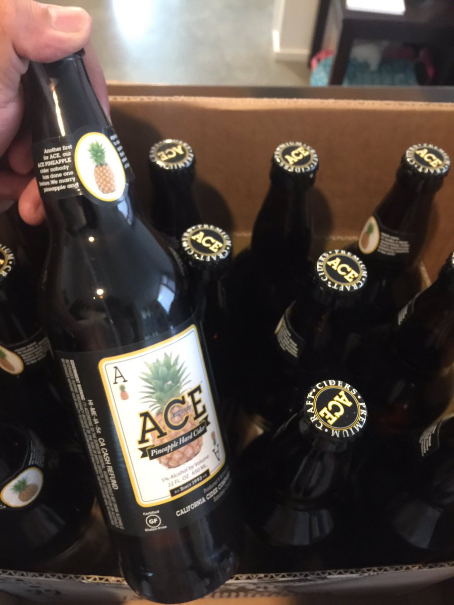 AITylerJ's tweet photo. You guys did pineapple cider right @AceCider. #hawaiiapproved #sendcider https://t.co/CQxTNkQN8Y