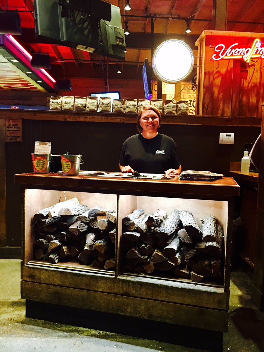 charlie_eblen's tweet photo. Joliegh was rocking the host stand tonight in the Fultondale Roadhouse! Thank you for your Passion to Serve! https://t.co/erIRuISx7T