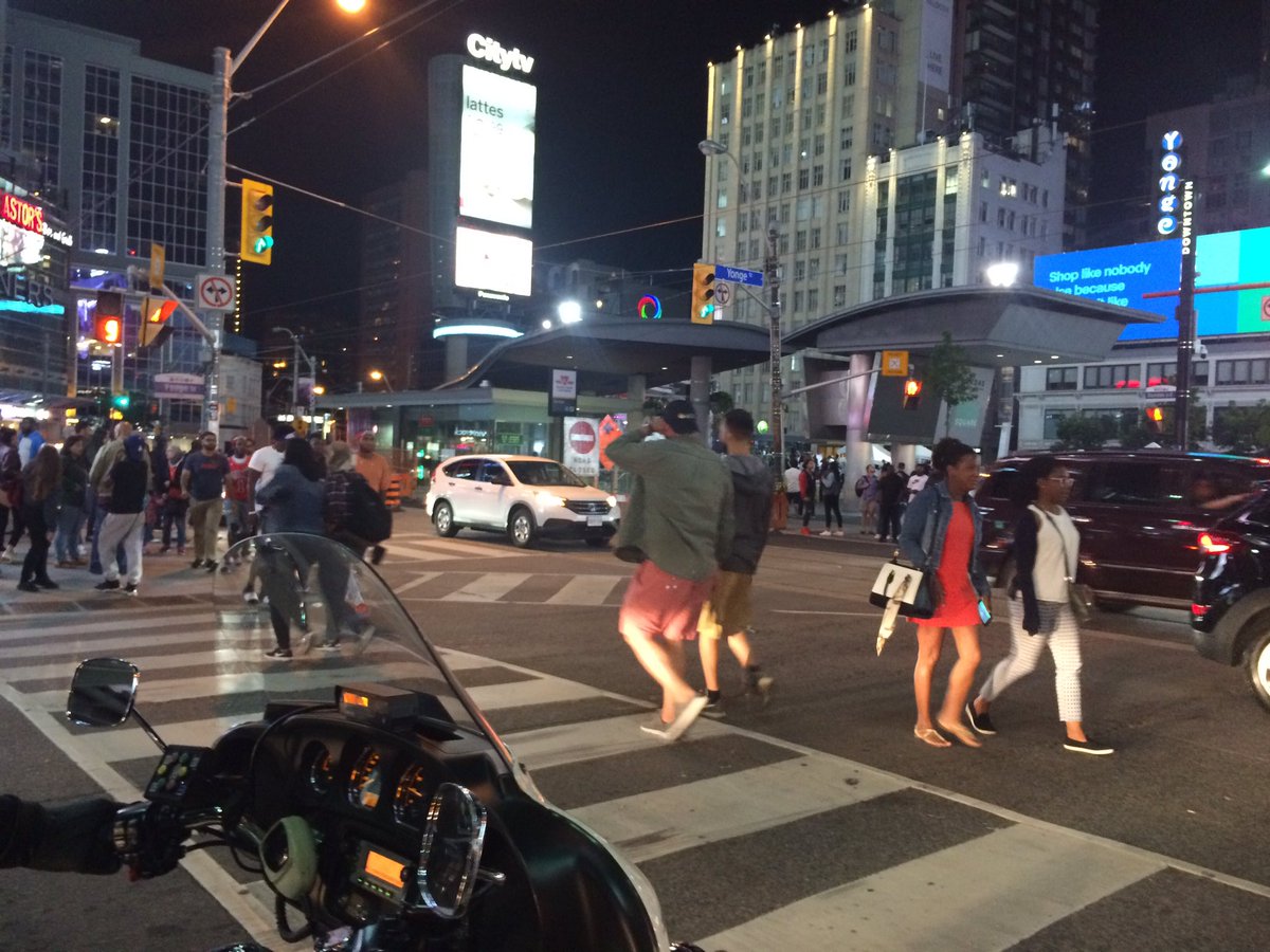 TPSMotorSquad's tweet image. Another busy night at Dundas Square.....