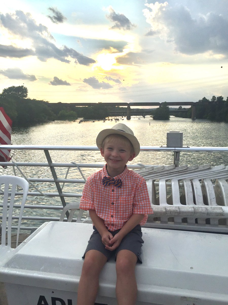 kchelmick's tweet photo. Great night in Austin on Lake Ladybird! #ThatMoonThough #ATX https://t.co/Tfp4ThQgvd
