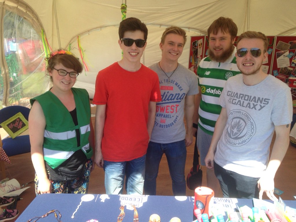 georgetownyc's tweet photo. Awesome day volunteering @IntroFest17 GREAT teamwork guys! With cool music. Can't wait until tomorrow #INTROFEST17 https://t.co/0LAFWCgVlz