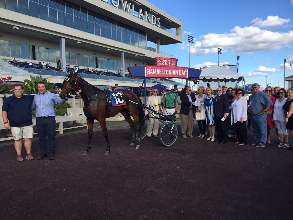 KimGuadagnoNJ's tweet photo. Had a great afternoon supporting horse racing at the Hambletonian at @TheMeadowlands! Congrats to all the winners! @Visit_NewJersey #Hambo17 https://t.co/D8uZHU2FTv
