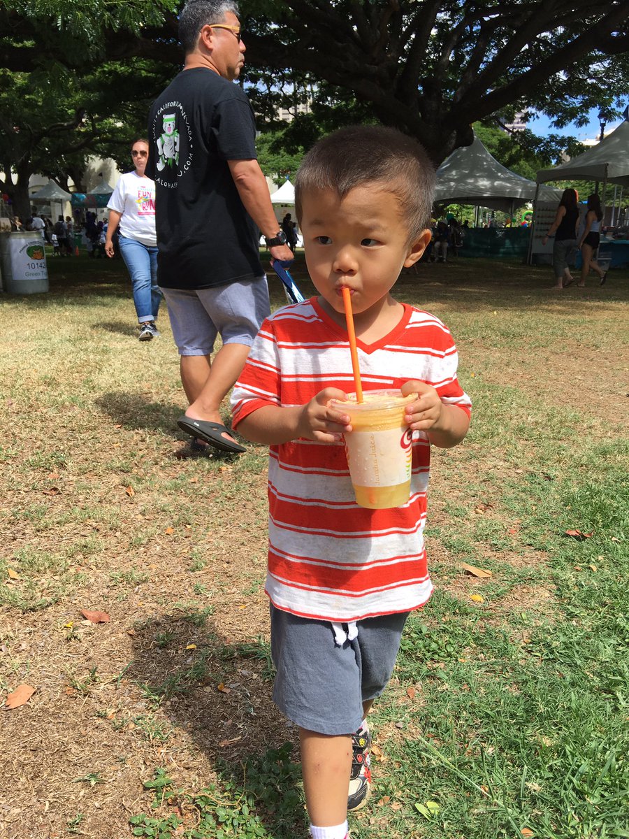 Refueling after the <a href="/honolulumag/">HONOLULU Magazine</a> #hffunrun with <a href="/JambaJuice/">Jamba</a>! #BestofHonolulu #hawaii