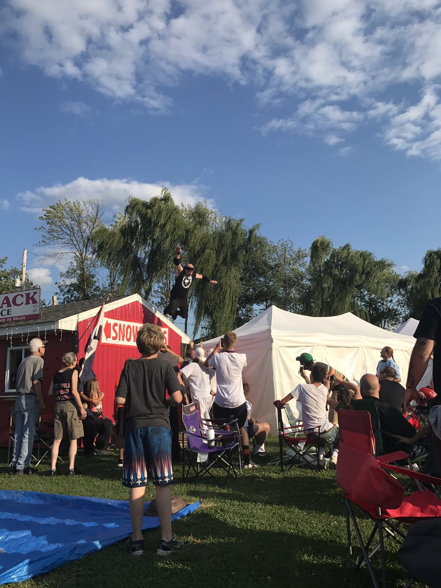 _trashdragon's tweet image. Went to my first ever wrestling event today :b #3hogs #hanoverpa #prowrestlingalliance