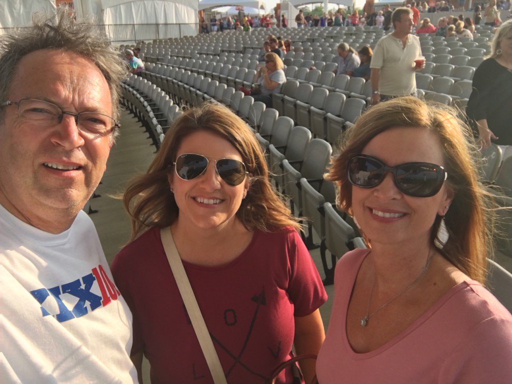 MrJakeMcBride's tweet photo. KIX 104 Upgrade including backstage to meet Lady A #ampfeedlive https://t.co/BSrTBgWHtj
