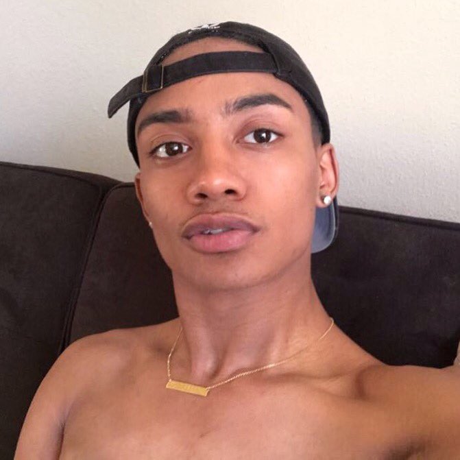 LoveLuvonz's tweet photo. #LGBTBabes https://t.co/qHyDkTfWt9