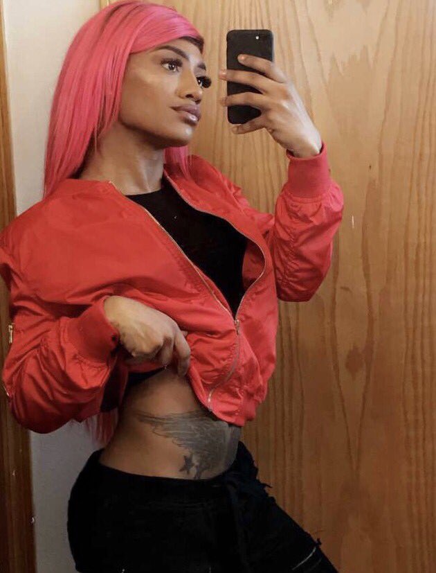 LoveLuvonz's tweet photo. #LGBTBabes https://t.co/qHyDkTfWt9