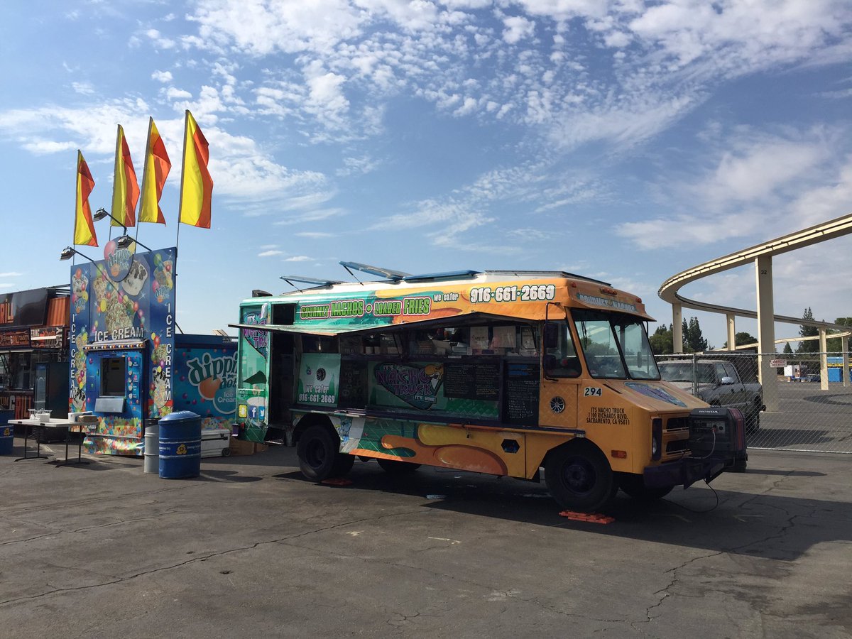 Tonight's food trucks 🚚😋

<a href="/drewskishotrod/">Drewski's</a> 
<a href="/LaMexTaqueria/">La Mex Taqueria</a> 
<a href="/FuzionEatz/">Fuzion Eatz</a> 
<a href="/CaliLoveTruck/">CaliLovetruck</a> 
<a href="/smoothiepatrol/">SmoothiePatrol</a> 
<a href="/itsnachotruckca/">Its Nacho Truck</a> 

#SACvVAN