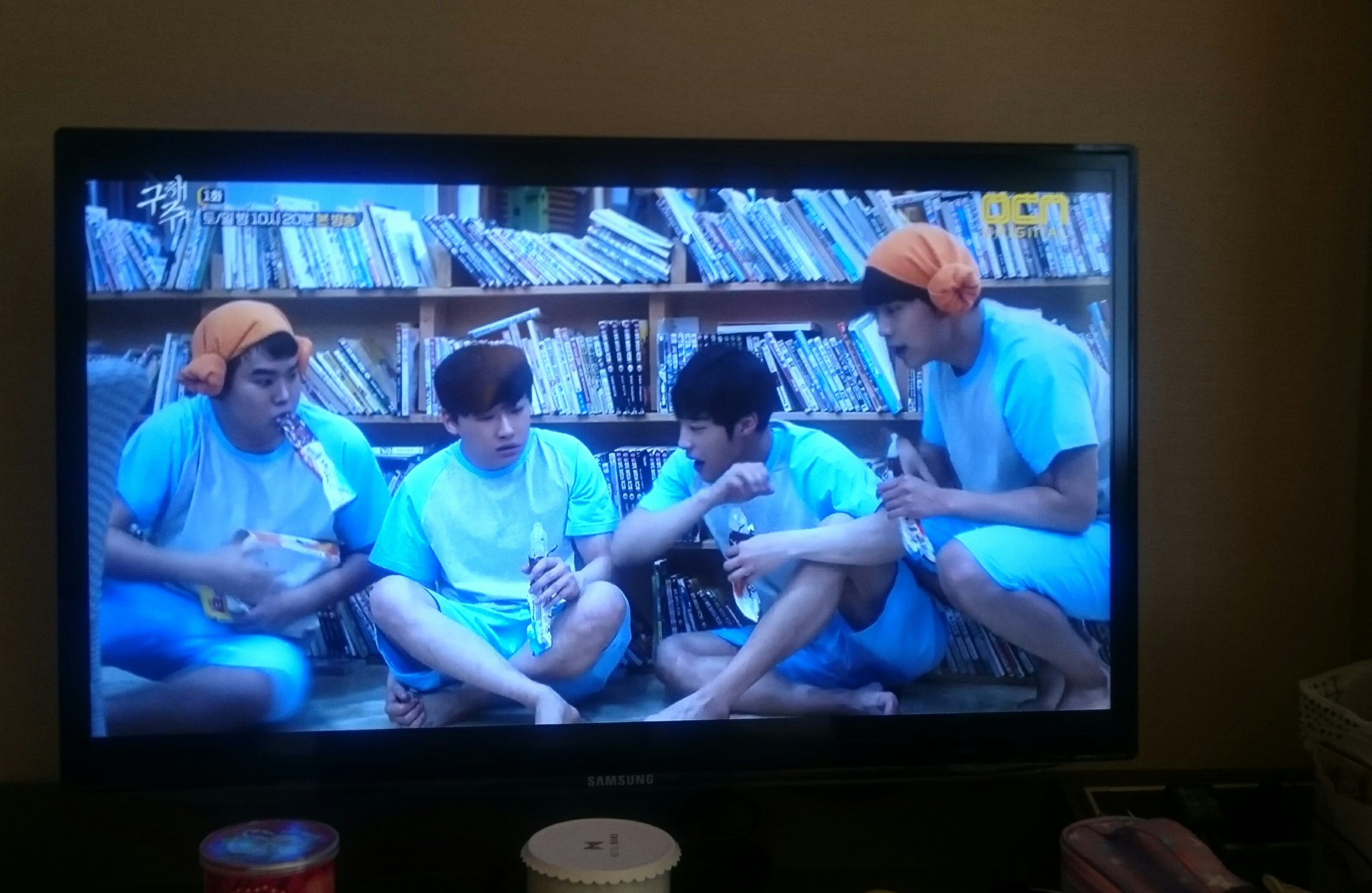 DGgXGmfUwAA_TOL.jpg:large