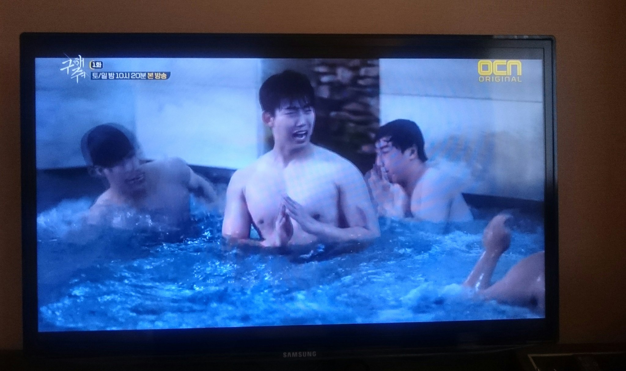 DGgXJaOU0AEF-U7.jpg:large