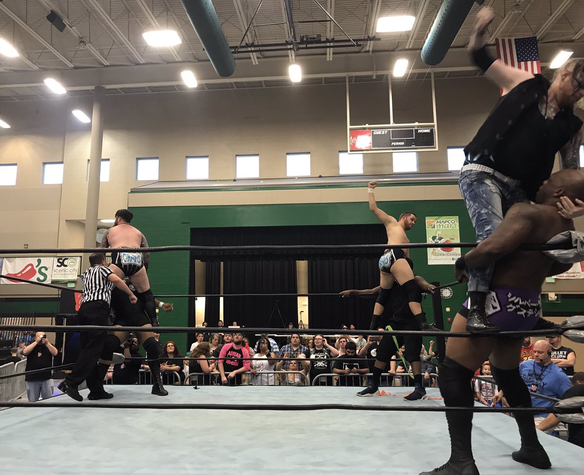 MakingTownsGuy's tweet photo. Street fight time! @TheCarniesTN vs the Hierarchy. #SCITournament https://t.co/d5ZKPdUCjF